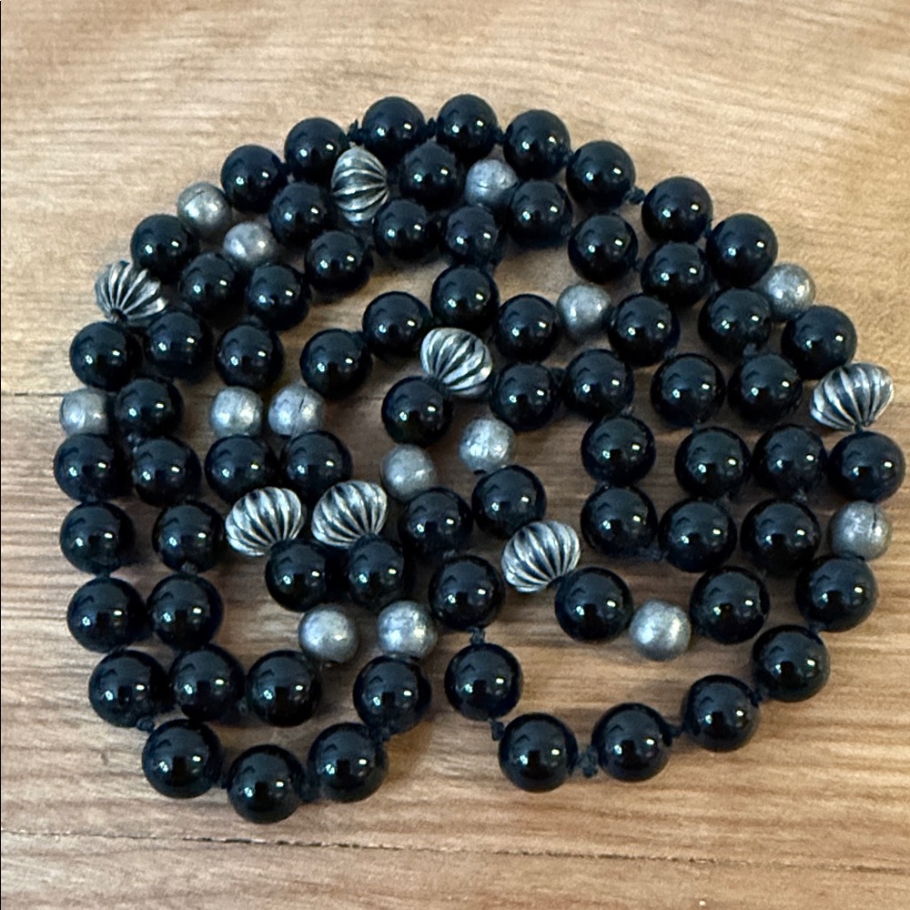 Crafter Special Obsidian Black Beaded Stones Necklace with Silver Accent Beads